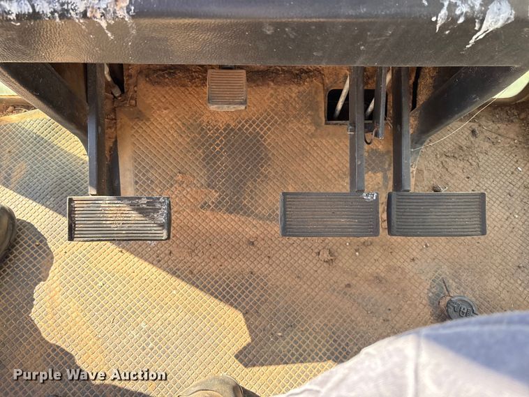 image for item IE9219 Case 2390 tractor