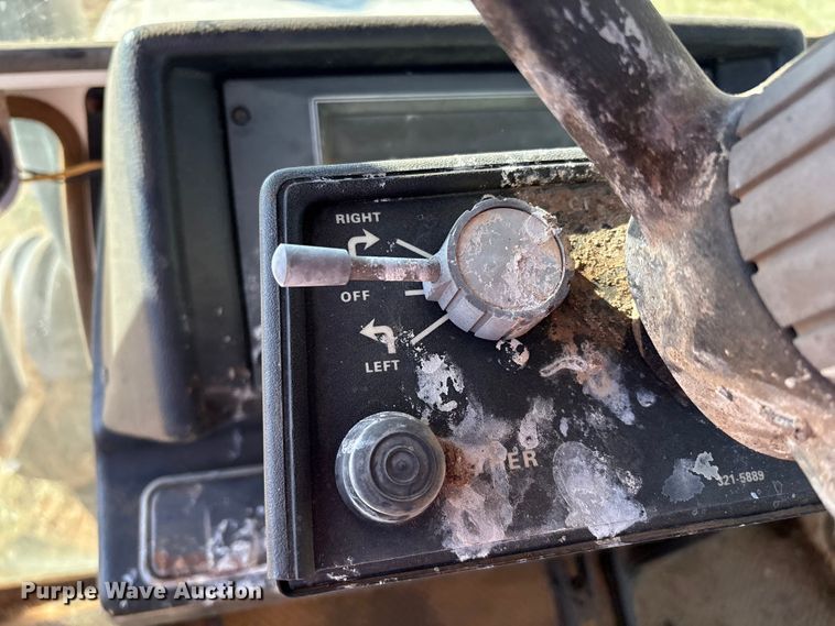 image for item IE9219 Case 2390 tractor