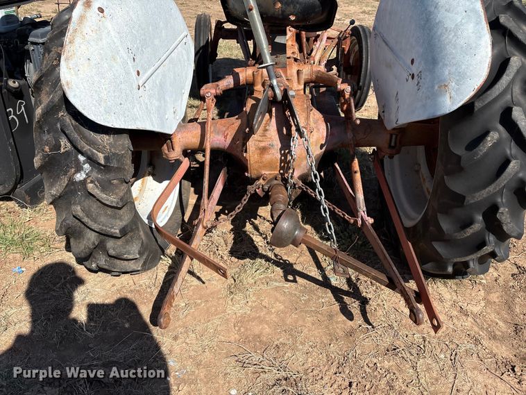 image for item IE9224 Ford 8N tractor