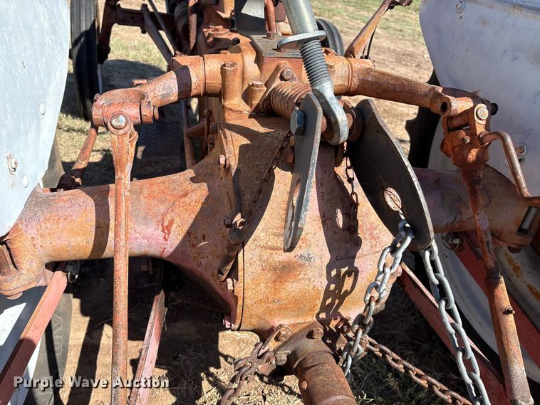 image for item IE9224 Ford 8N tractor