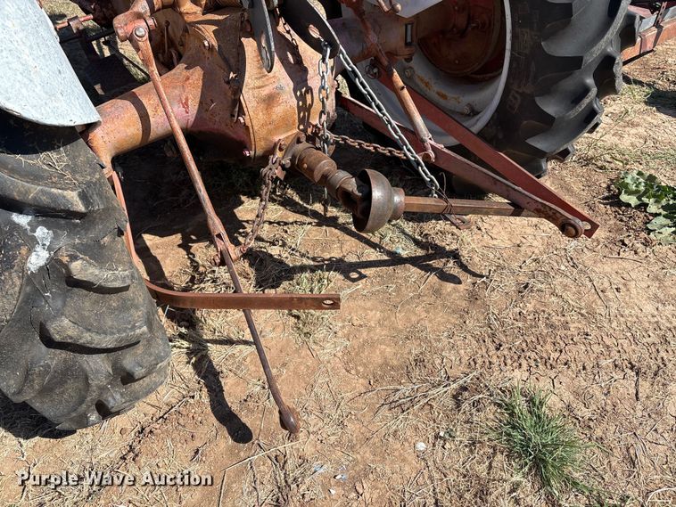 image for item IE9224 Ford 8N tractor