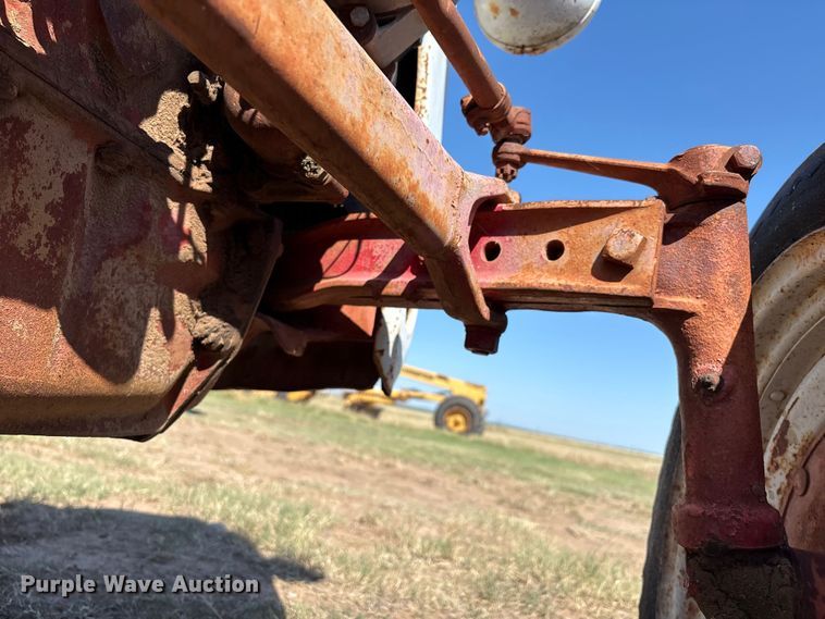 image for item IE9224 Ford 8N tractor