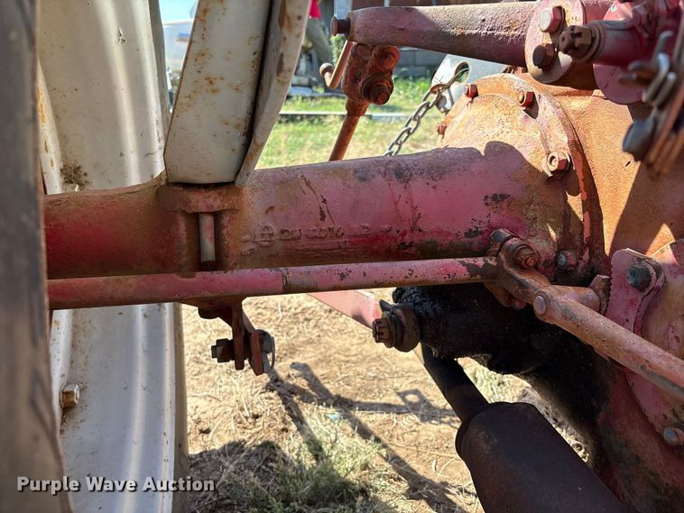 image for item IE9224 Ford 8N tractor