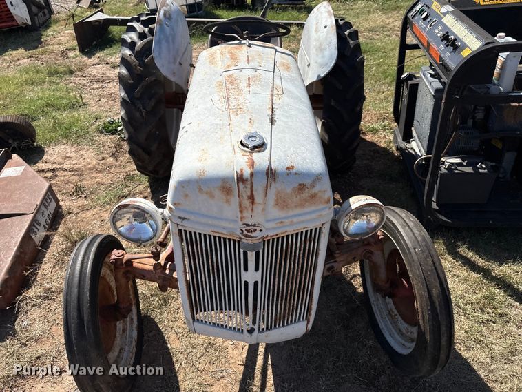 image for item IE9224 Ford 8N tractor