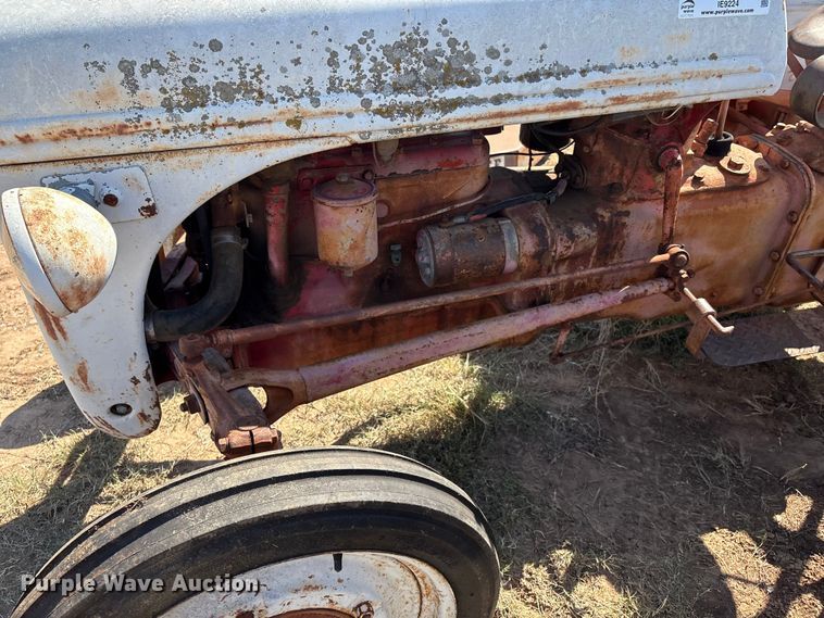 image for item IE9224 Ford 8N tractor