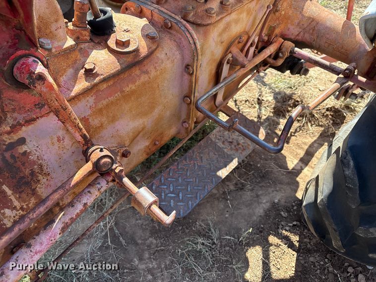 image for item IE9224 Ford 8N tractor