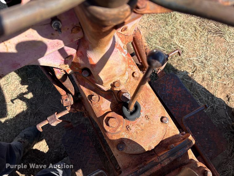 image for item IE9224 Ford 8N tractor