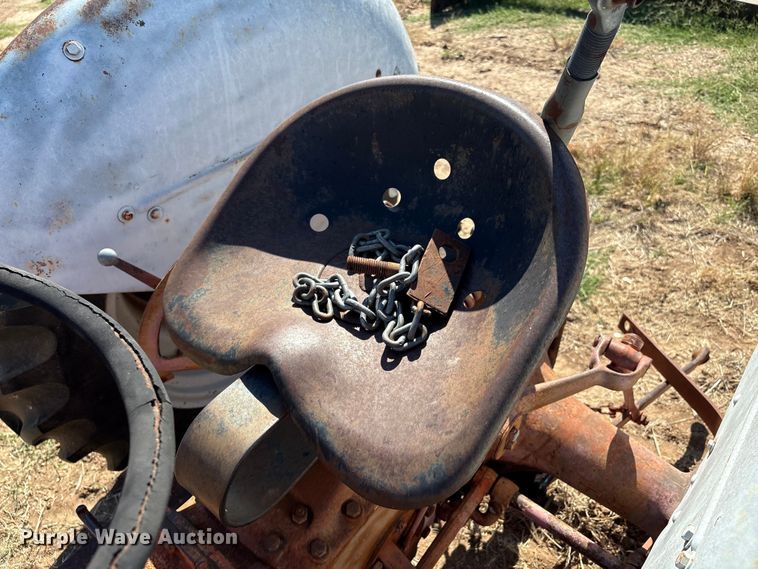 image for item IE9224 Ford 8N tractor