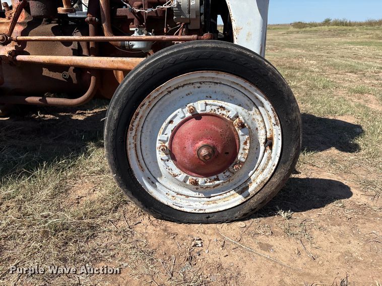 image for item IE9224 Ford 8N tractor