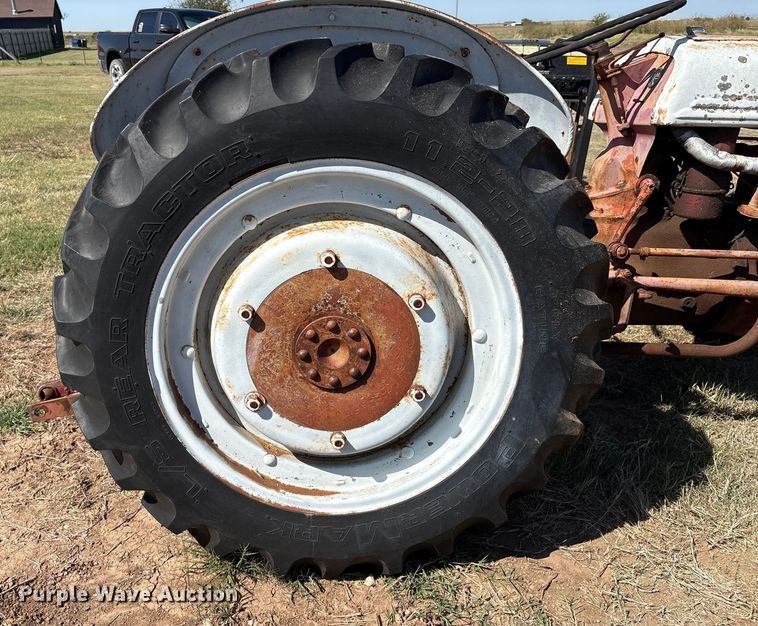 image for item IE9224 Ford 8N tractor