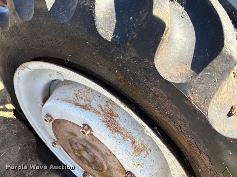 image for item IE9224 Ford 8N tractor