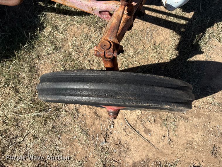 image for item IE9224 Ford 8N tractor