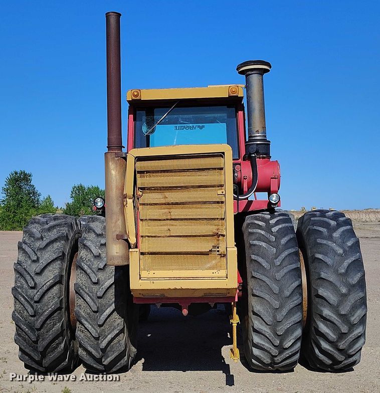 image for item IP9656 1984 Versatile 945 4WD tractor