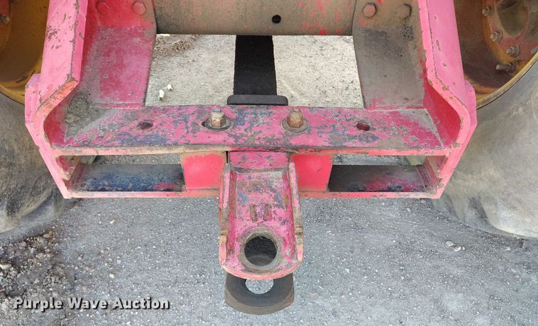 image for item IP9656 1984 Versatile 945 4WD tractor