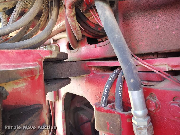 image for item IP9656 1984 Versatile 945 4WD tractor