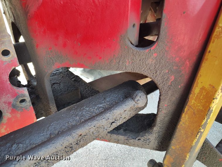 image for item IP9656 1984 Versatile 945 4WD tractor