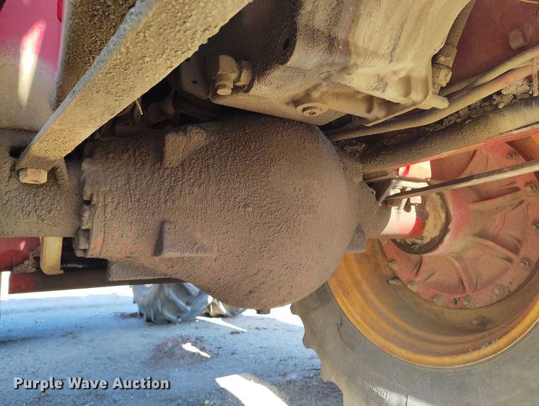 image for item IP9656 1984 Versatile 945 4WD tractor