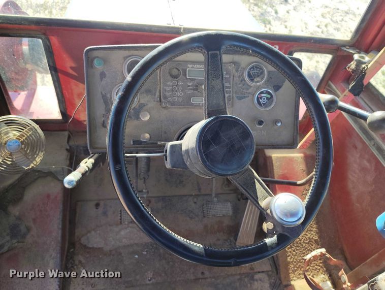 image for item IP9656 1984 Versatile 945 4WD tractor