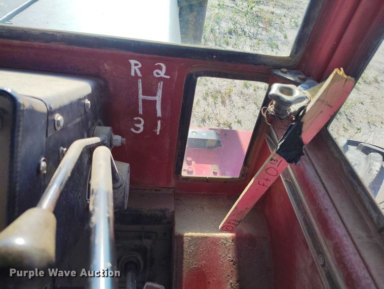 image for item IP9656 1984 Versatile 945 4WD tractor