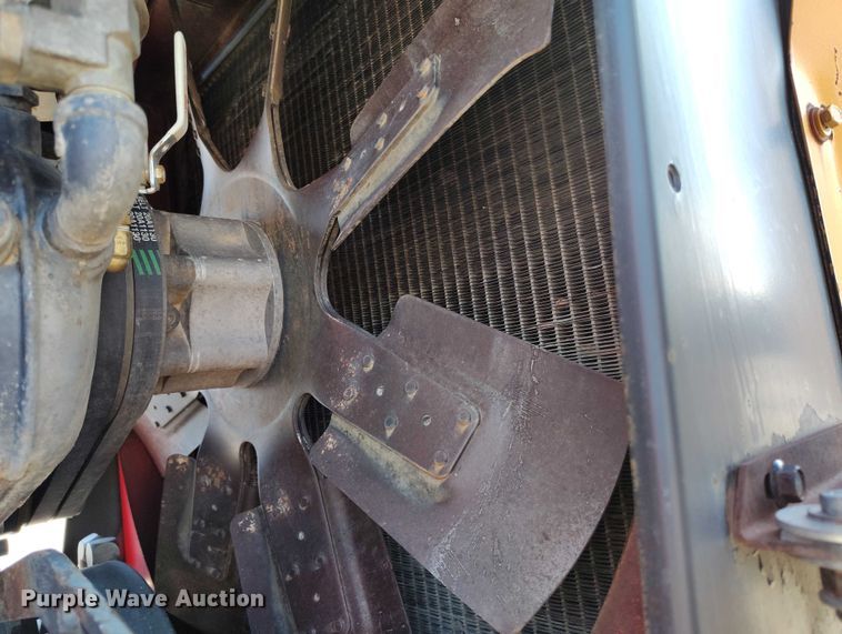 image for item IP9656 1984 Versatile 945 4WD tractor