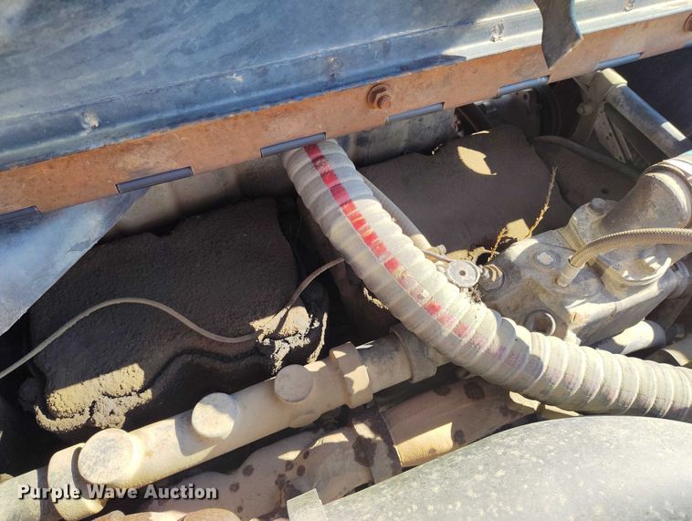 image for item IP9656 1984 Versatile 945 4WD tractor