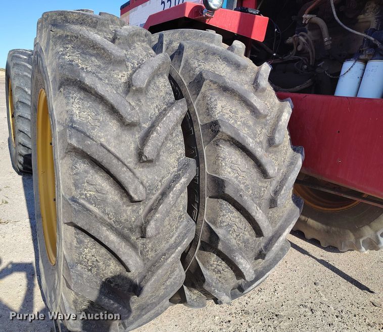 image for item IP9656 1984 Versatile 945 4WD tractor