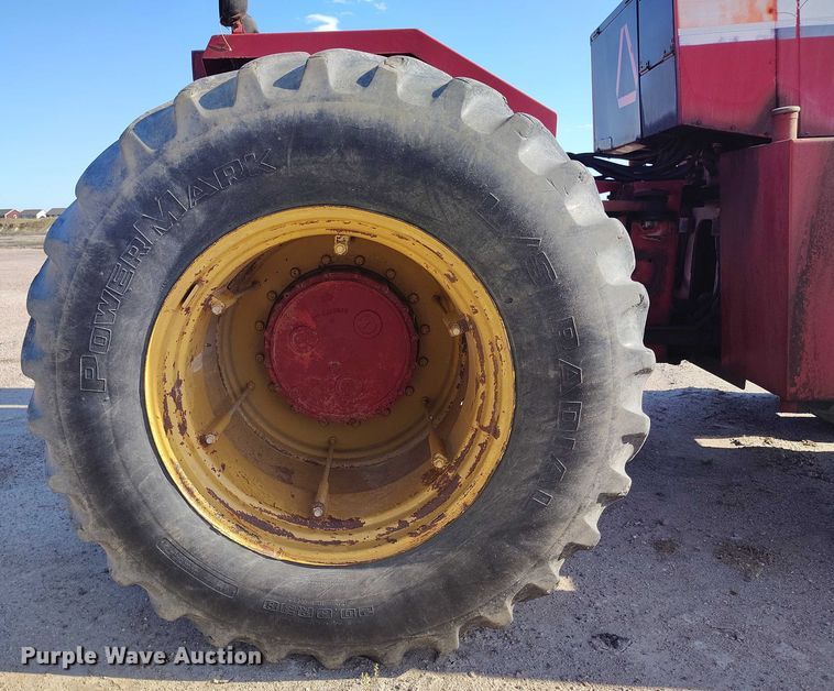 image for item IP9656 1984 Versatile 945 4WD tractor