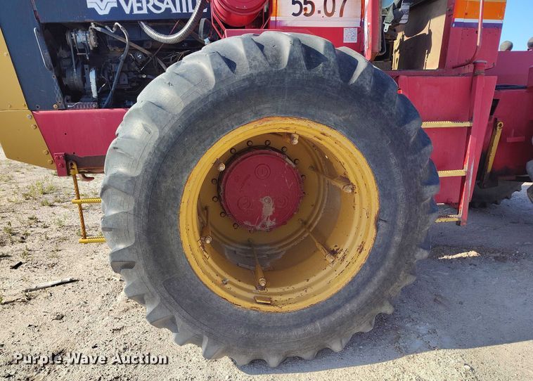 image for item IP9656 1984 Versatile 945 4WD tractor