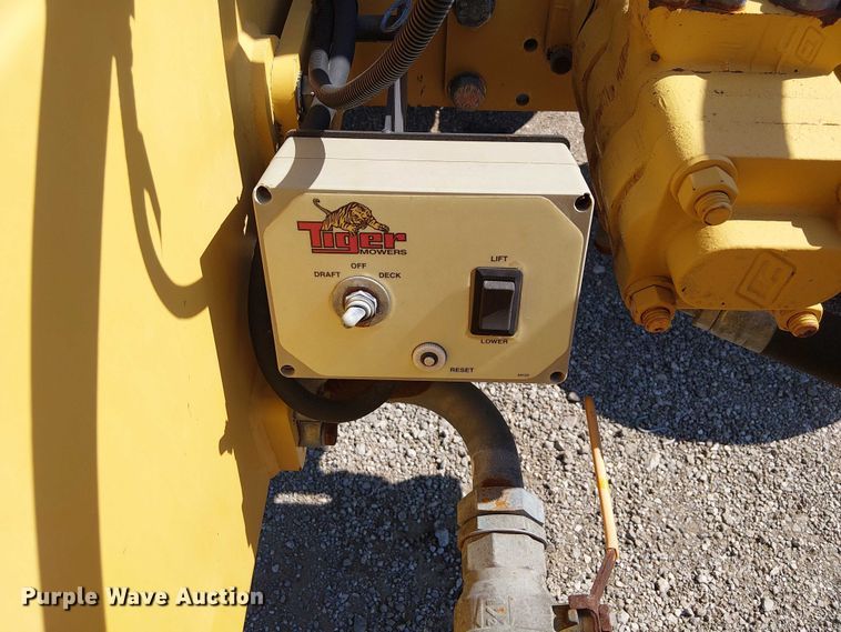 image for item NU9729 John Deere 5095M MFWD tractor