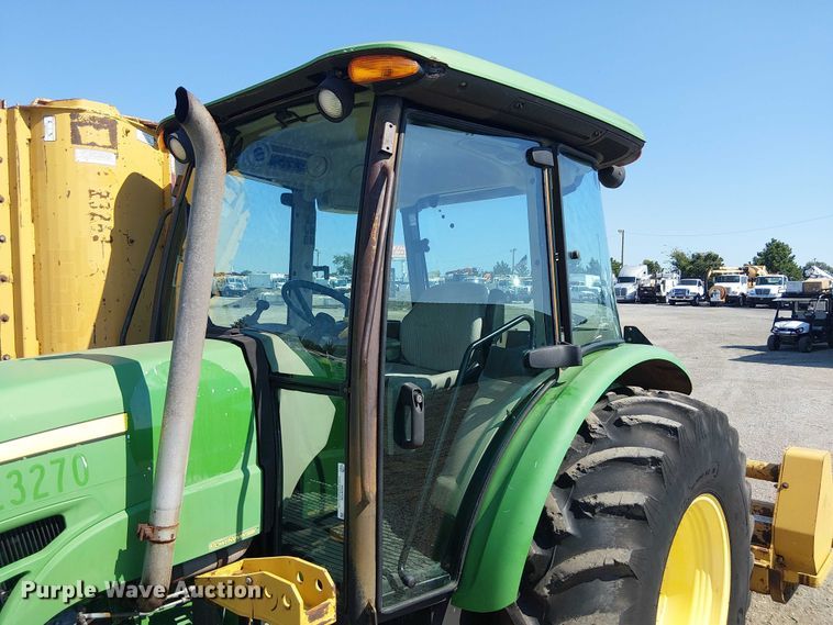 image for item NU9729 John Deere 5095M MFWD tractor