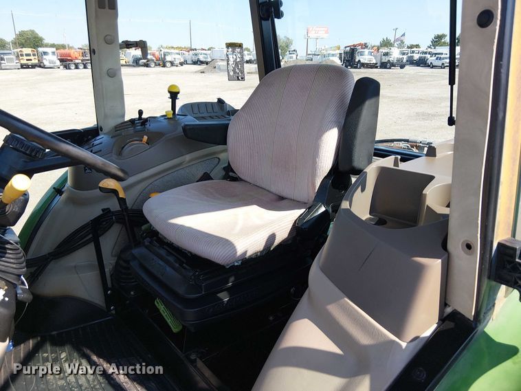 image for item NU9729 John Deere 5095M MFWD tractor