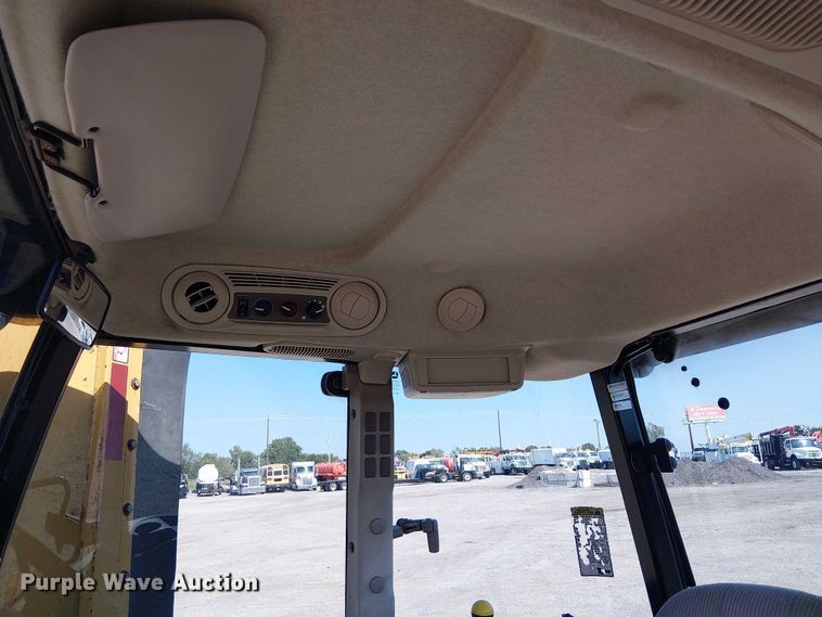 image for item NU9729 John Deere 5095M MFWD tractor