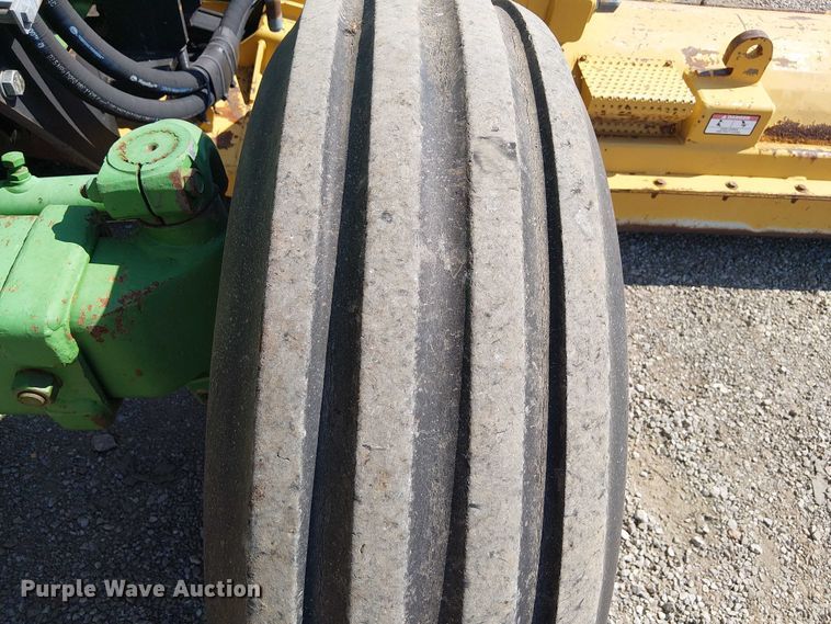 image for item NU9729 John Deere 5095M MFWD tractor