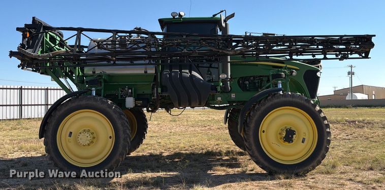 image for item YA1145 2010 John Deere 4730 sprayer
