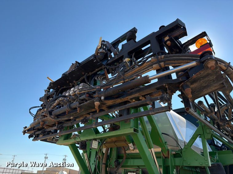image for item YA1145 2010 John Deere 4730 sprayer