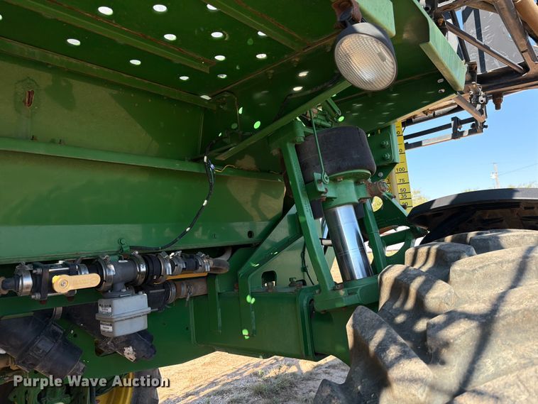 image for item YA1145 2010 John Deere 4730 sprayer