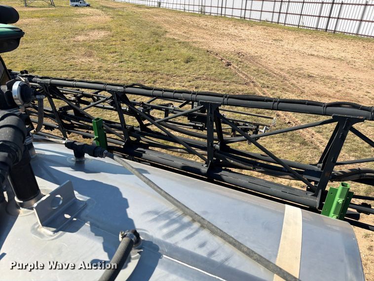 image for item YA1145 2010 John Deere 4730 sprayer