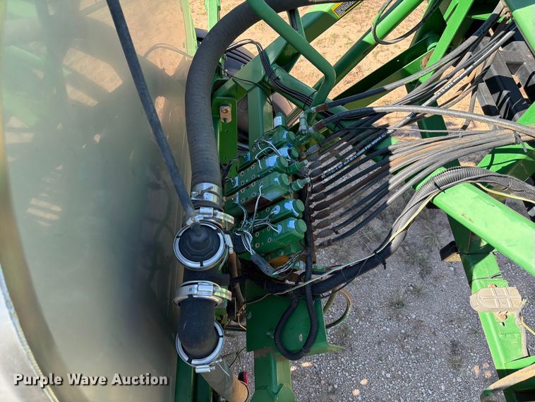 image for item YA1145 2010 John Deere 4730 sprayer