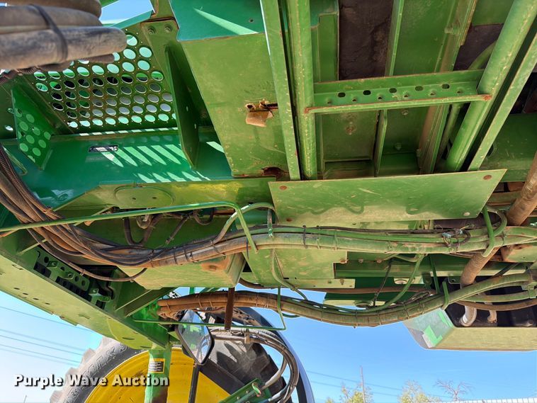 image for item YA1145 2010 John Deere 4730 sprayer