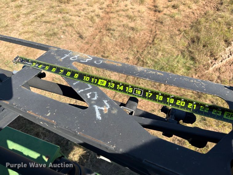 image for item YA1145 2010 John Deere 4730 sprayer