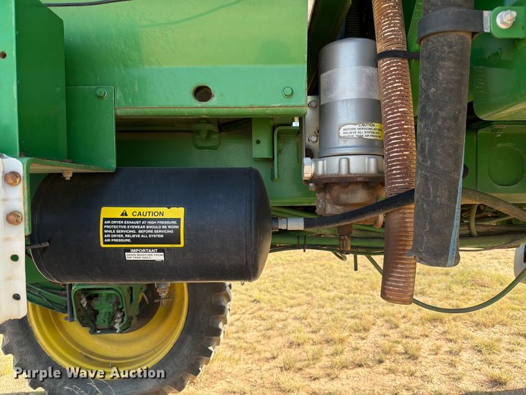 image for item YA1145 2010 John Deere 4730 sprayer