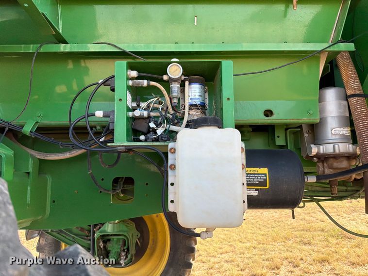 image for item YA1145 2010 John Deere 4730 sprayer