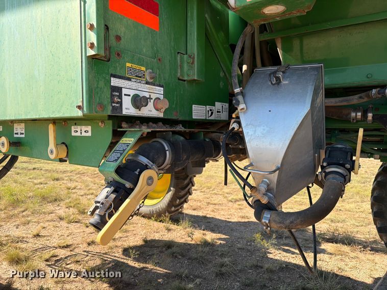 image for item YA1145 2010 John Deere 4730 sprayer