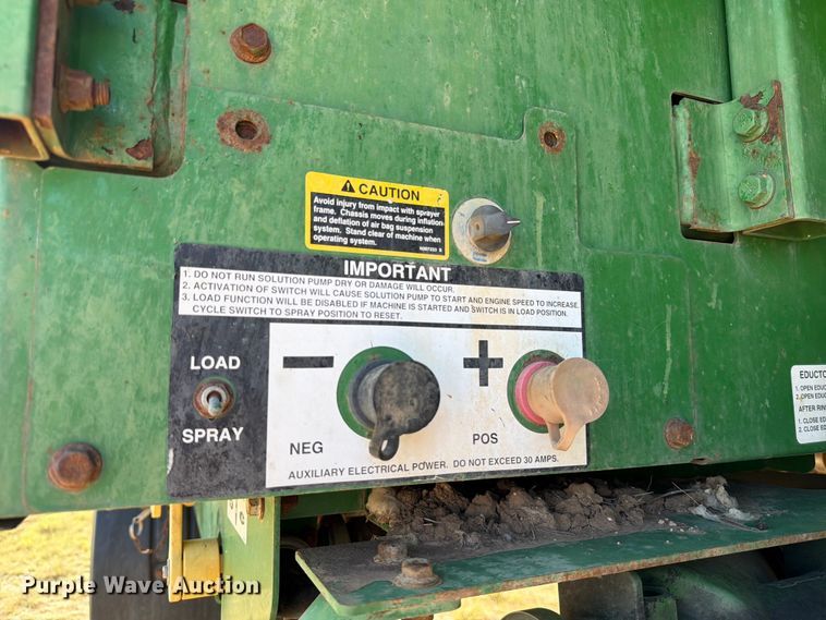 image for item YA1145 2010 John Deere 4730 sprayer