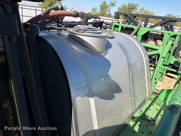 image for item YA1145 2010 John Deere 4730 sprayer