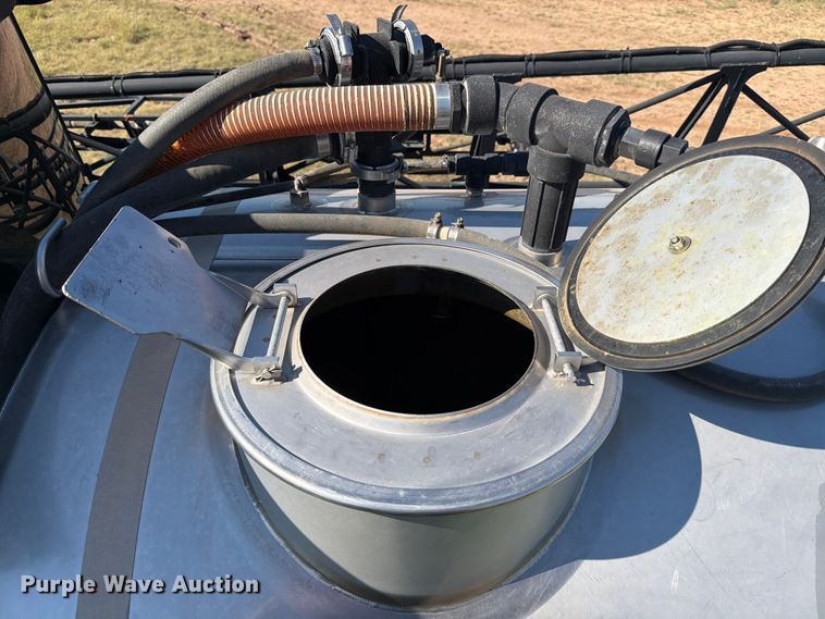 image for item YA1145 2010 John Deere 4730 sprayer