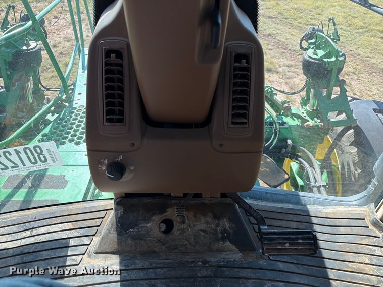 image for item YA1145 2010 John Deere 4730 sprayer