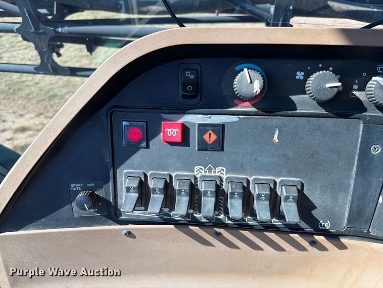 image for item YA1145 2010 John Deere 4730 sprayer