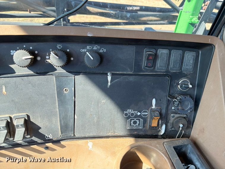 image for item YA1145 2010 John Deere 4730 sprayer