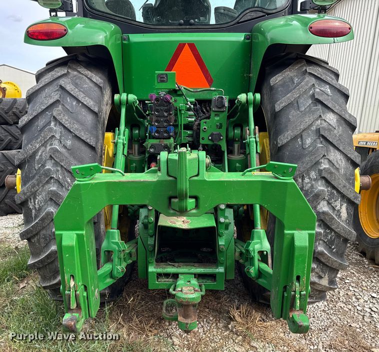 image for item YA1149 2015 John Deere 8370R MFWD tractor